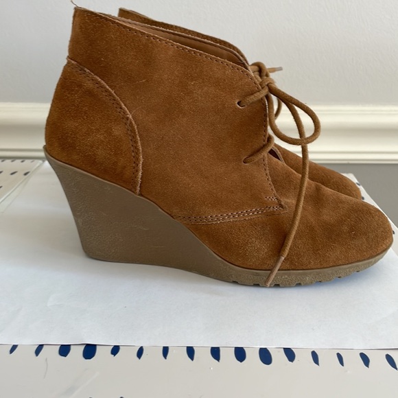 Target Suede Brown Wedge Booties Lace-Up Size 7 - Picture 2 of 11